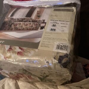 New 🆕 Sofa  🛋️     Cover